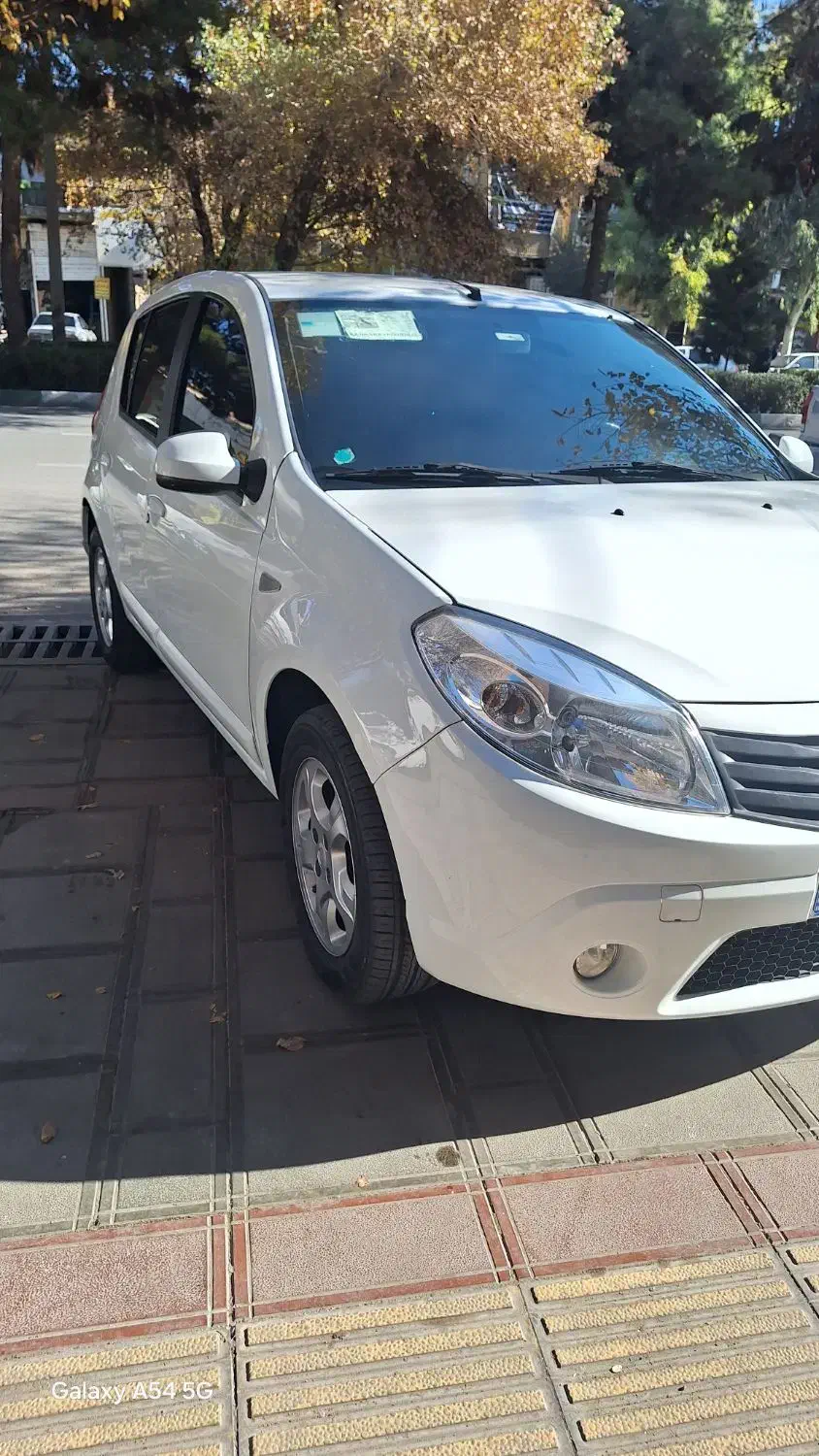 ساندرو اتومات مدل ۱۳۹۵|خودرو سواری و وانت|قم, شهدا|دیوار