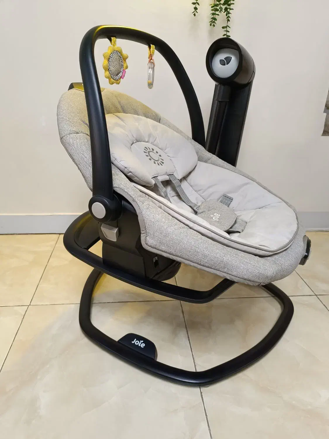 گهواره برقی جوییjoie وصندلی غذا|تخت و صندلی بچه|تهران, شهرک چیتگر|دیوار