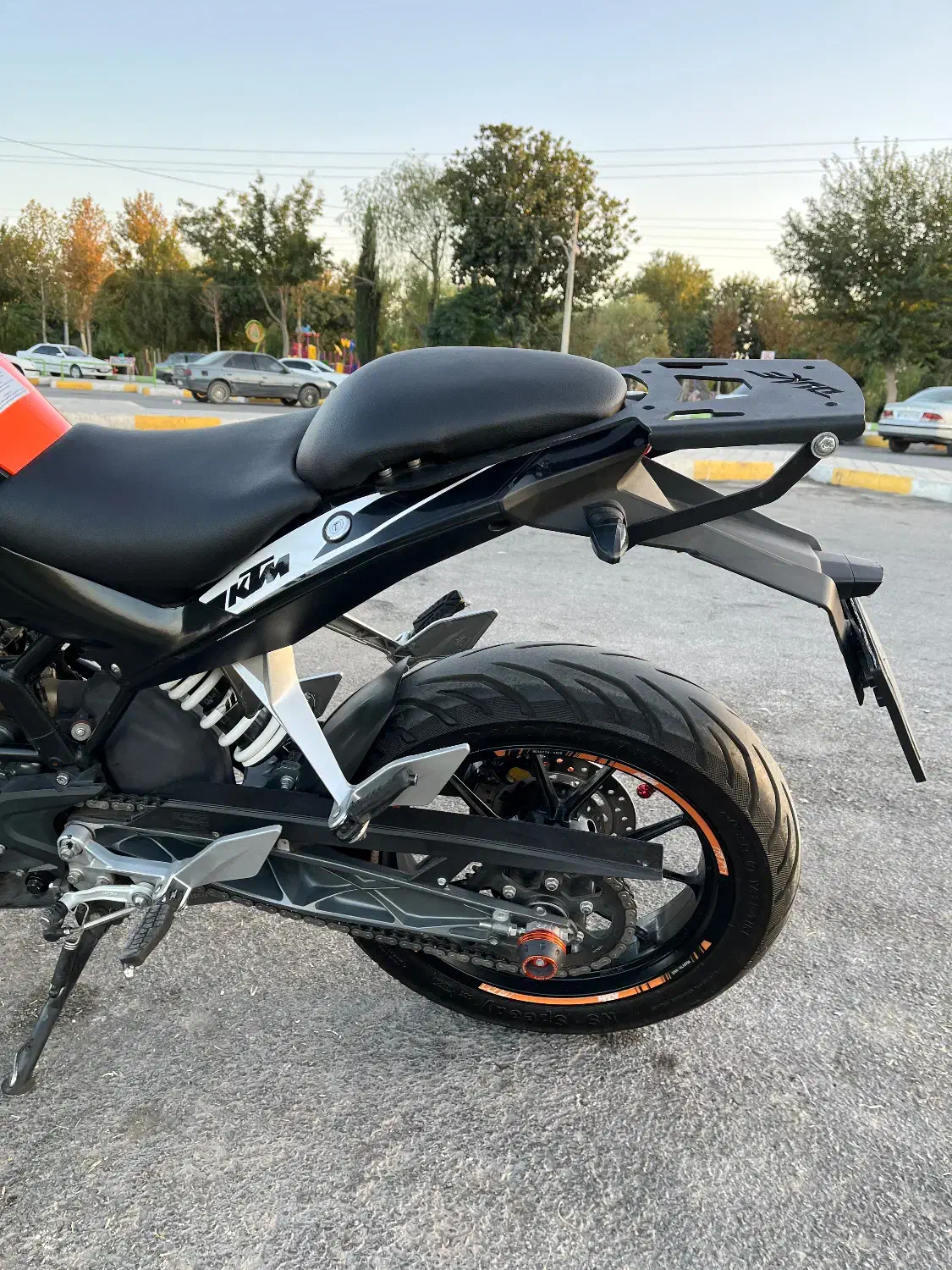 کی تی ام دوک ۲۰۰|موتورسیکلت|لنجان, |دیوار