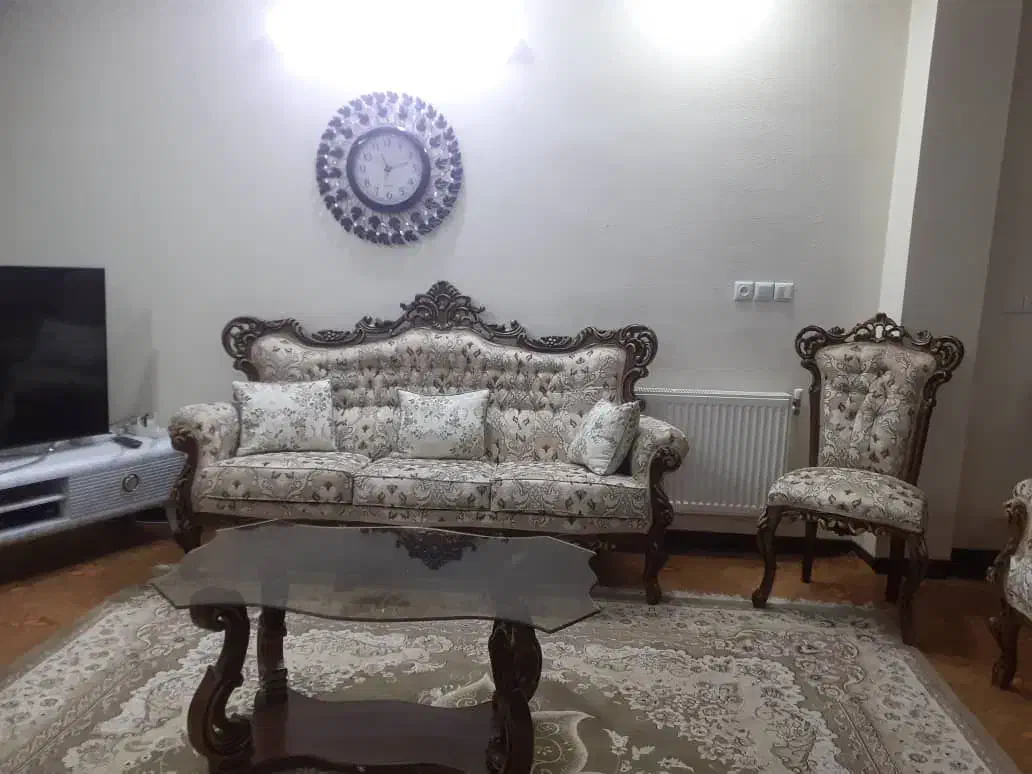 مبل کلاسیک راحتی بهمراه ناهارخوری|مبلمان خانگی و میز عسلی|شاهین‌شهر, خانه کارگر|دیوار