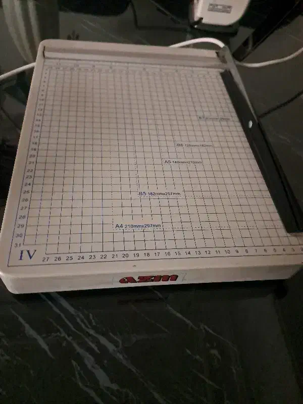 دستگاه برش کاغذ (گیوتین دستی) سالم|لوازم التحریر|تهران, نیروی هوایی (پیروزی)|دیوار