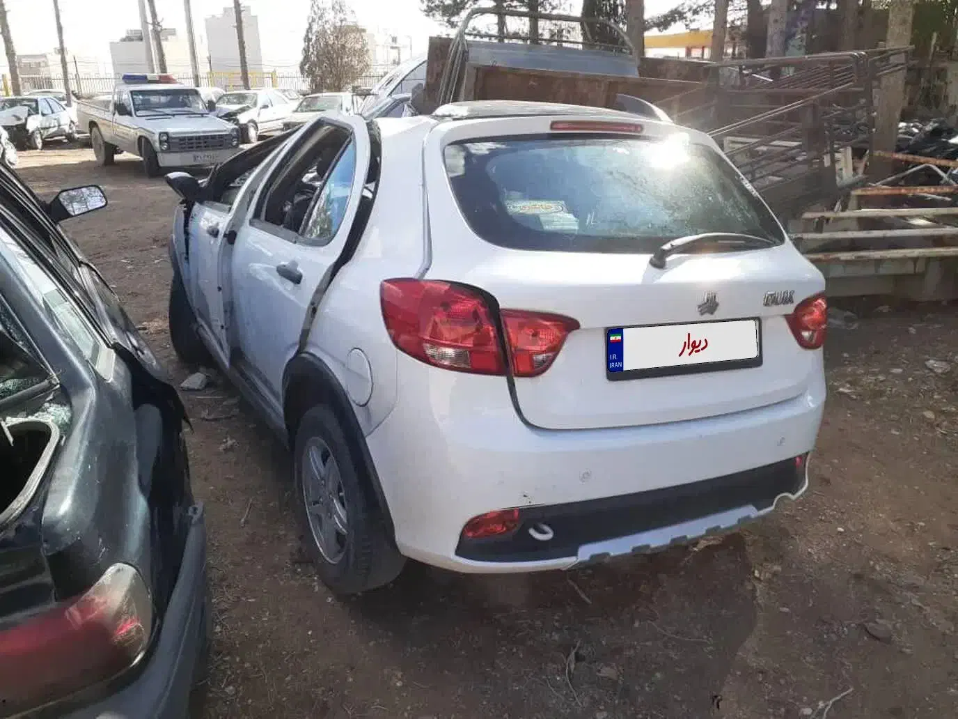 کوئیک R تصادفی مدل 99|خودرو سواری و وانت|اصفهان, توپخانه ارتش|دیوار