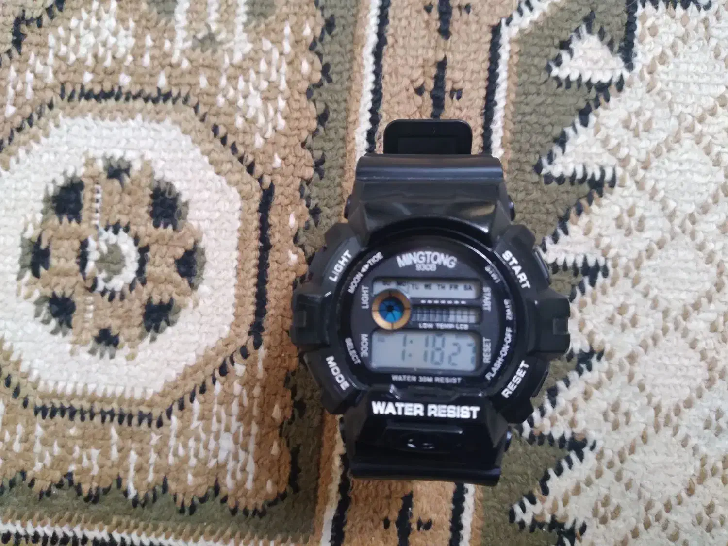 ساعت مچی مردانه و زنجیر نقره به فروش میرسد|ساعت|سنقر, |دیوار