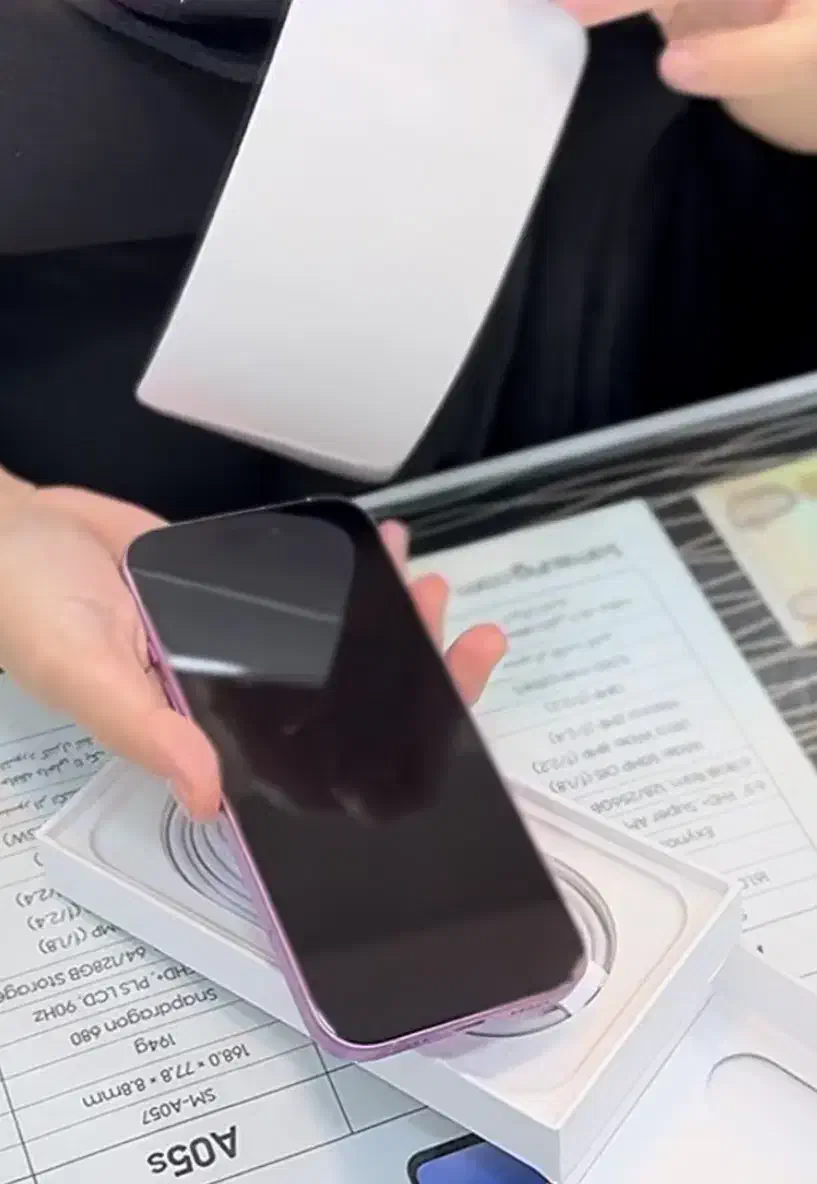 فروش گوشی آیفون۱۶نرمال رنگ صورتی نو و بسیار تازه|موبایل|رشت, دیلمان|دیوار