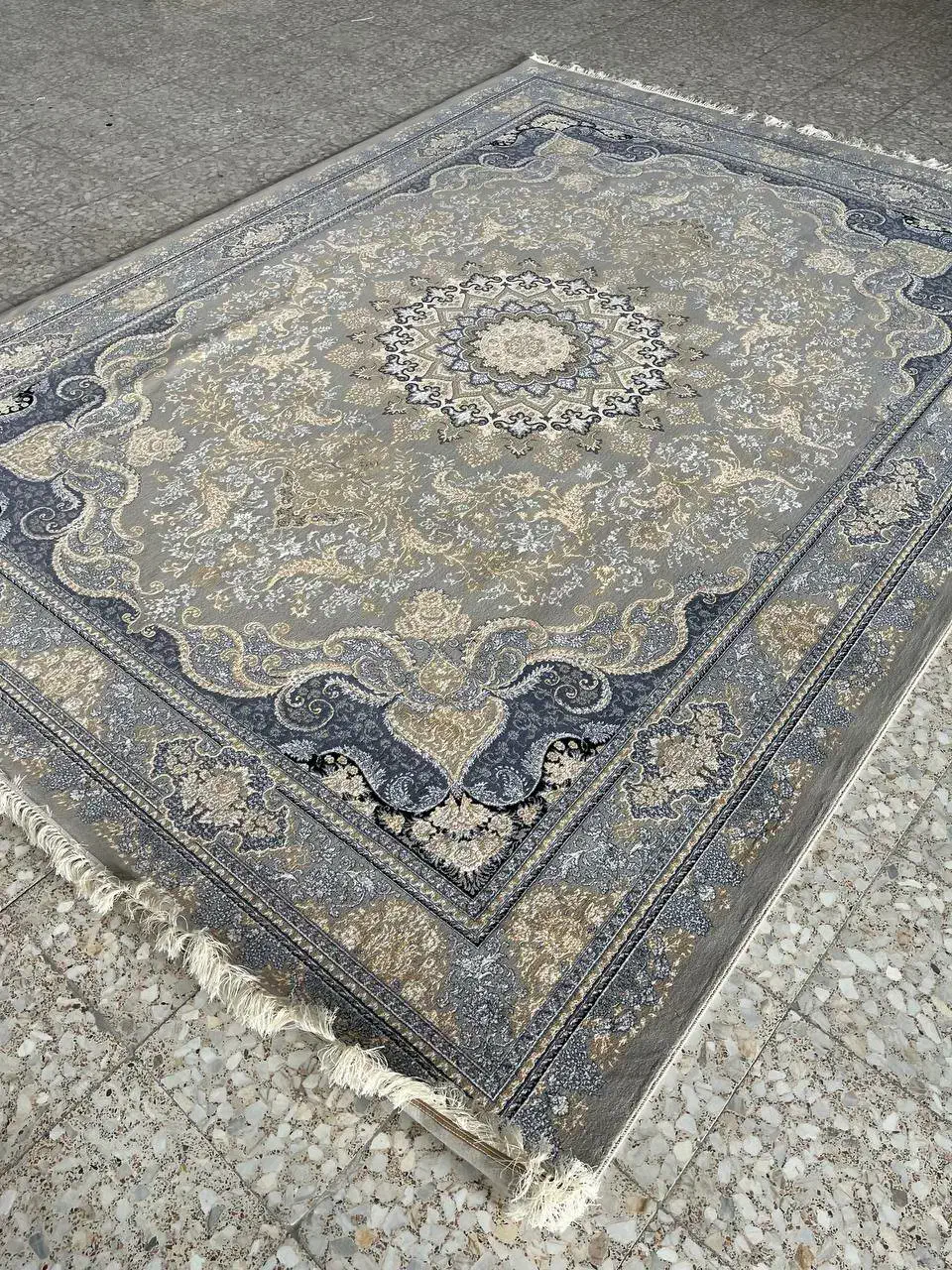 کجامیری بیاپیش مافرش بخر٪ک باورنمیکنی قیمت ایجوره|فرش|کرمان, |دیوار