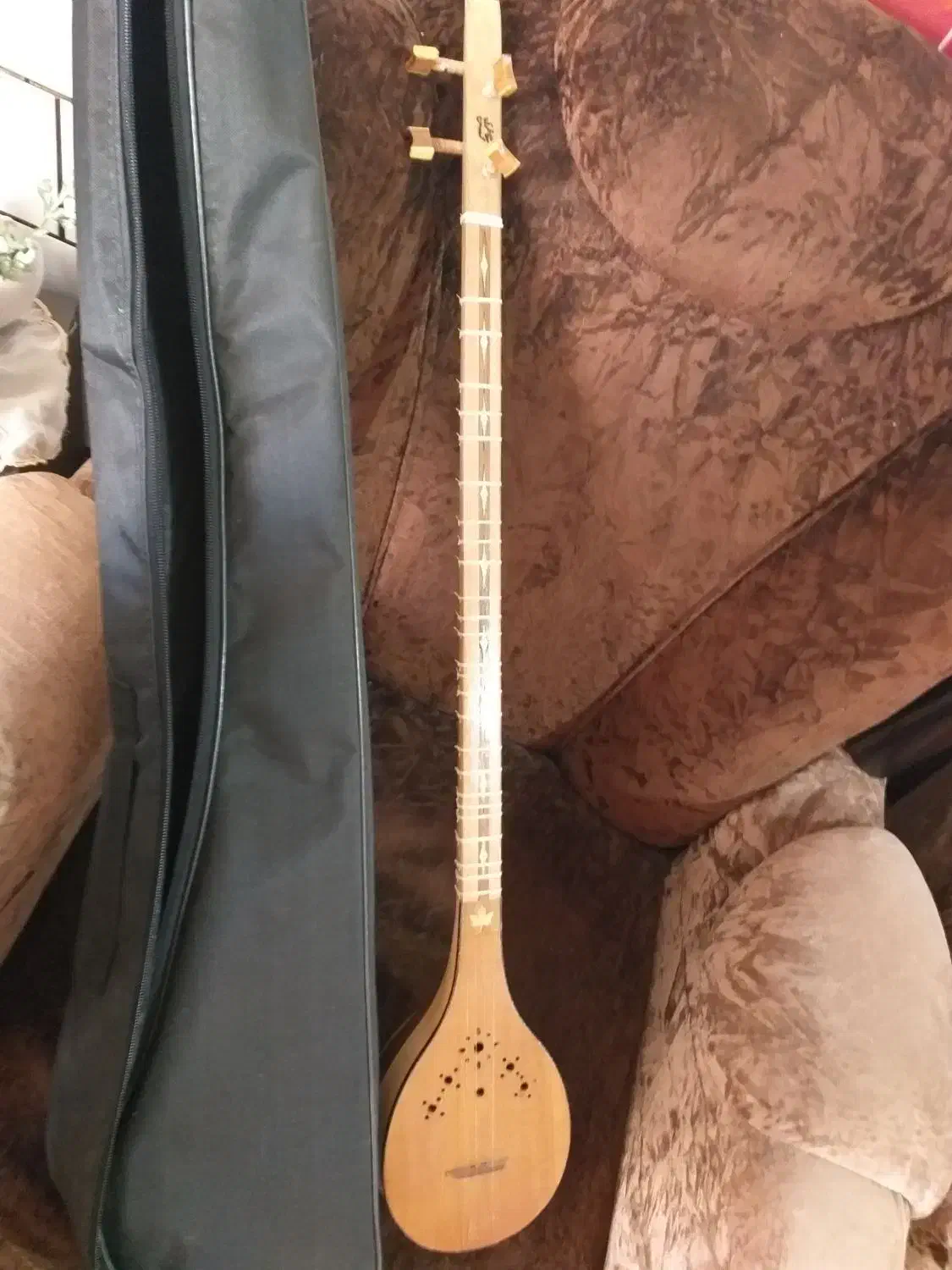 سه تار|سازهای سنتی|مبارکه, |دیوار