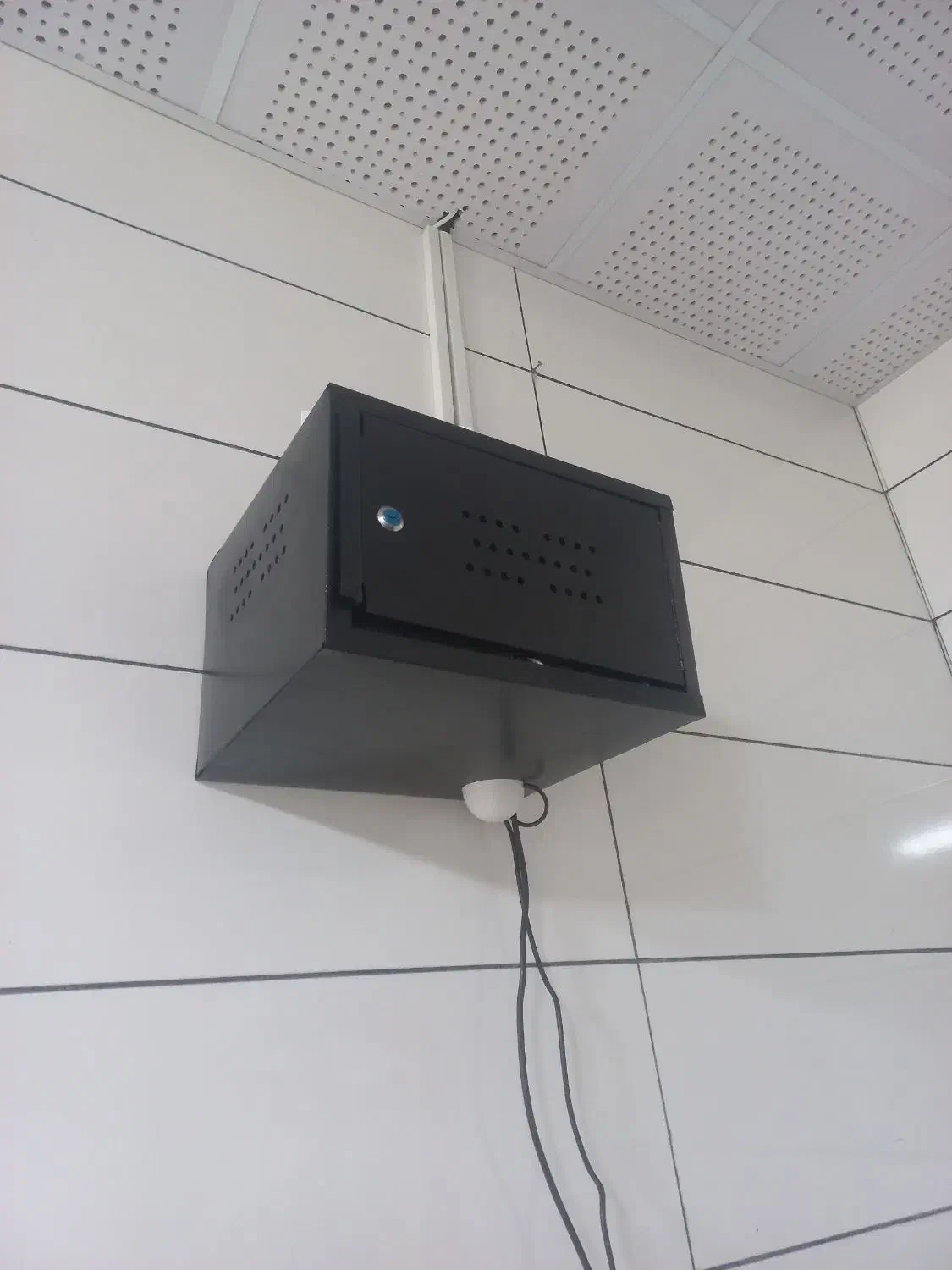 دوربین/دزدگیر/سیستم حفاظتی و امنیتی|دوربین مداربسته|سنندج, |دیوار