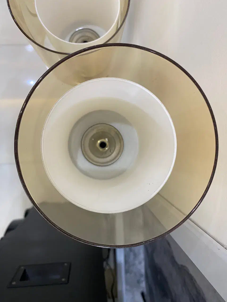 آباژور کنارسالنی|چراغ خواب و آباژور|پرند, فاز ۱|دیوار