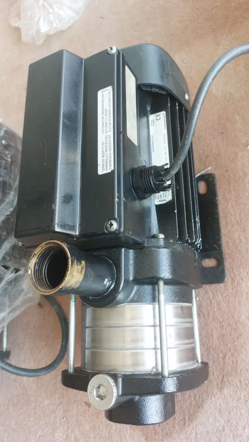 پمپ آب مستعمل|مصالح و تجهیزات ساختمان|شیراز, باغ تخت|دیوار