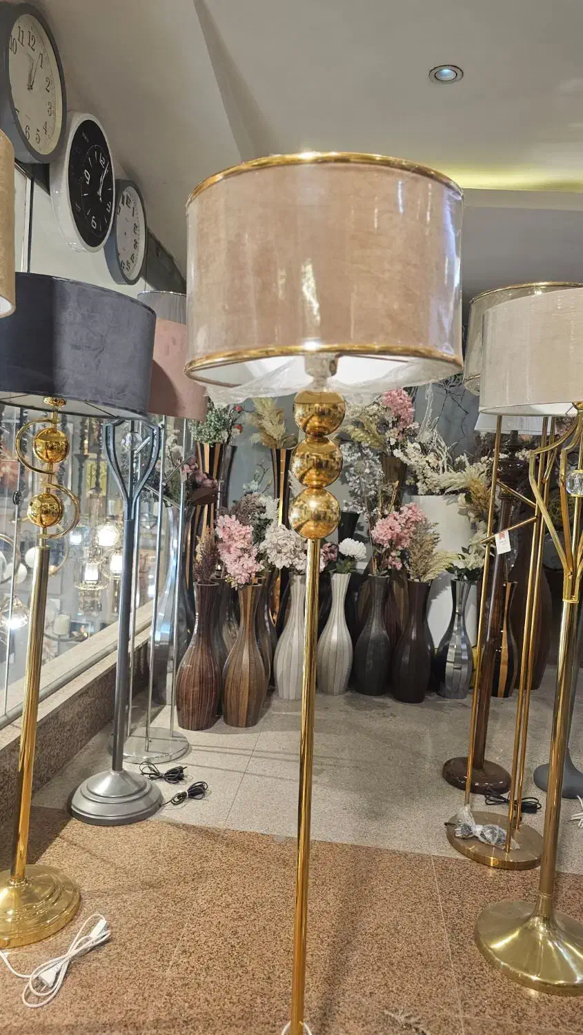 آباژور کنارسالنی قدی تنوع بالا|چراغ خواب و آباژور|مشهد, توس (بلوار توس)|دیوار