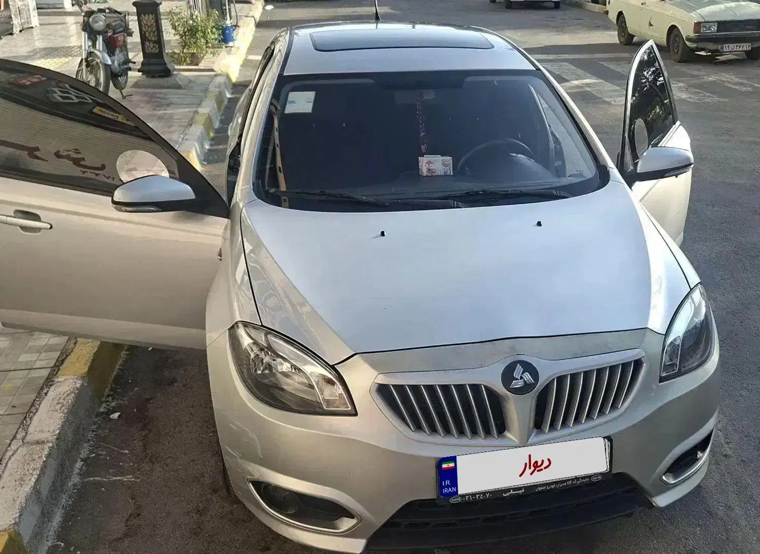 برلیانس H320 دستی ۹۶ سالم و بدون عیب|خودرو سواری و وانت|اصفهان, بهارستان|دیوار