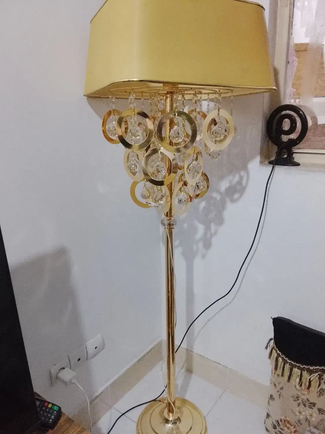 آبازورقدی|چراغ خواب و آباژور|گرمسار, |دیوار