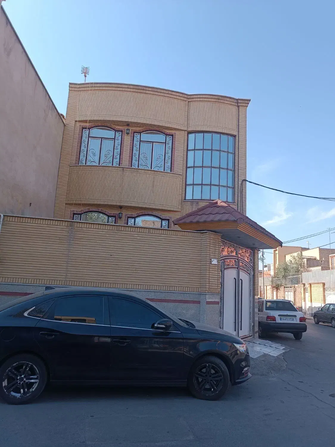 خانه سه طبقه تمیز|فروش خانه و ویلا|قم, هفت تیر|دیوار