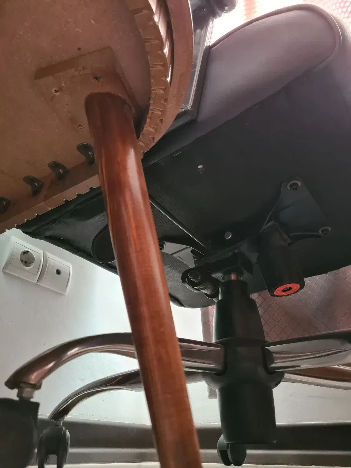 صندلی مدیریتی پرشین، چرم، جکدار، در حد نو|دفتر کار|تهران, بهداشت|دیوار