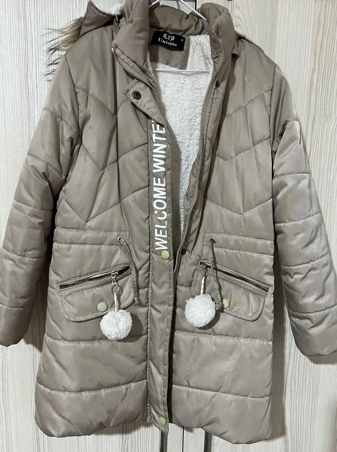 کاپشن|لباس|رشت, لاکانی|دیوار