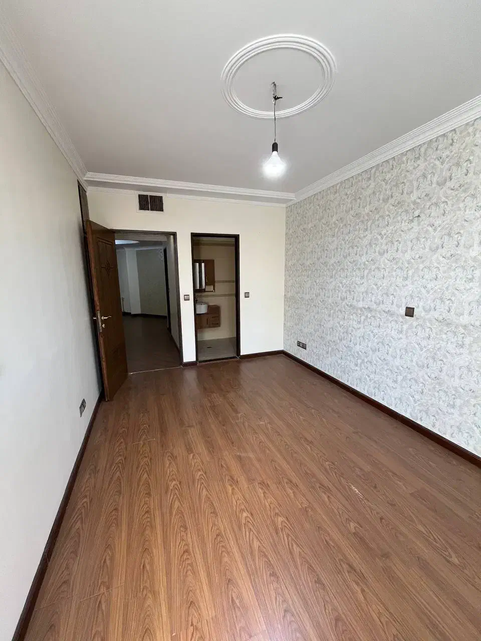 اپارتمان / ۱۶۰ متری / ۳ خواب