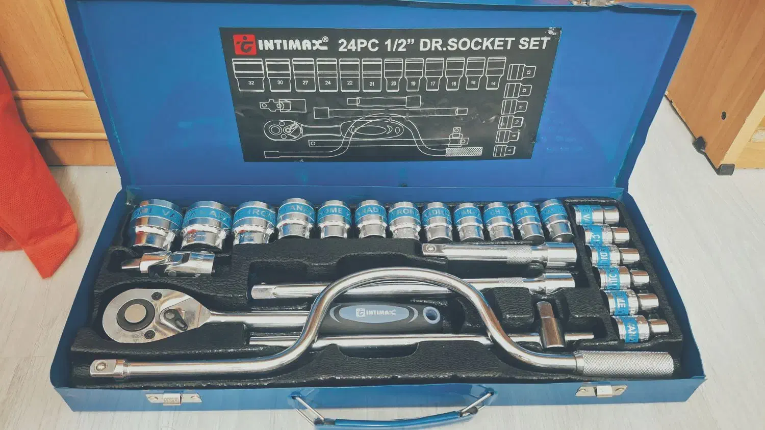 آچار بکس|ابزارآلات|قم, باسکول|دیوار