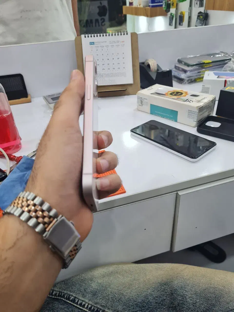 13 نرمال|موبایل|قم, چهار مردان|دیوار