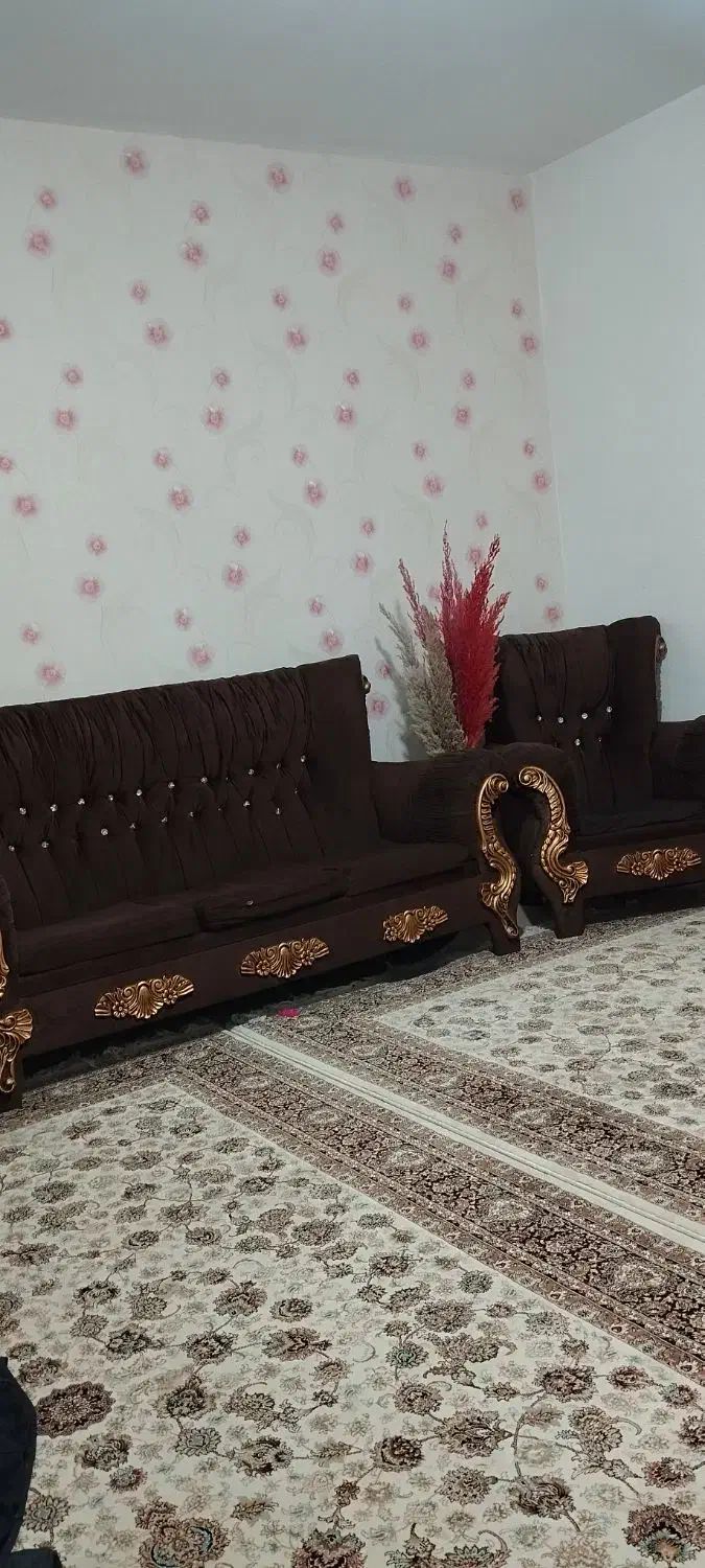 مبل هفت نفره|مبلمان خانگی و میز عسلی|گلبهار, شهر جدید گلبهار|دیوار