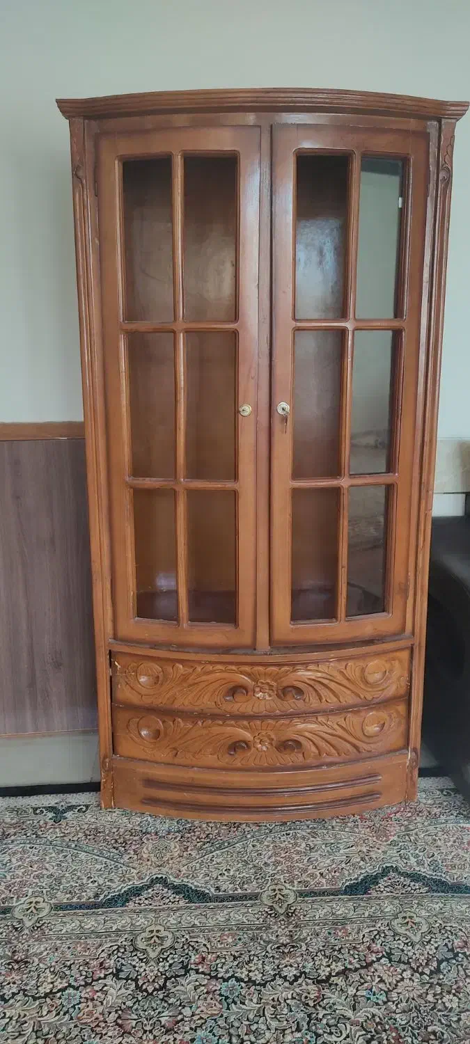 دو عدد بوفه چوبی‌قدیمی|بوفه، ویترین، کنسول|شهرکرد, |دیوار