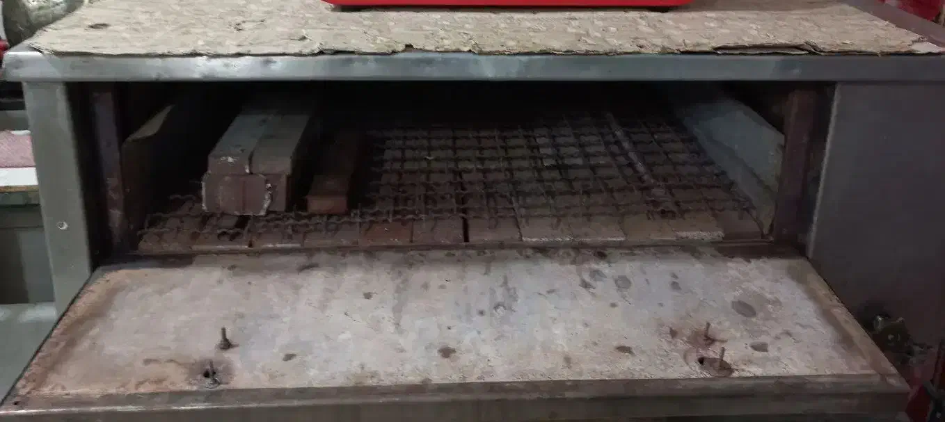 فر صندوقی ۹تائی .|کافیشاپ و رستوران|کاشان, کشاورز|دیوار