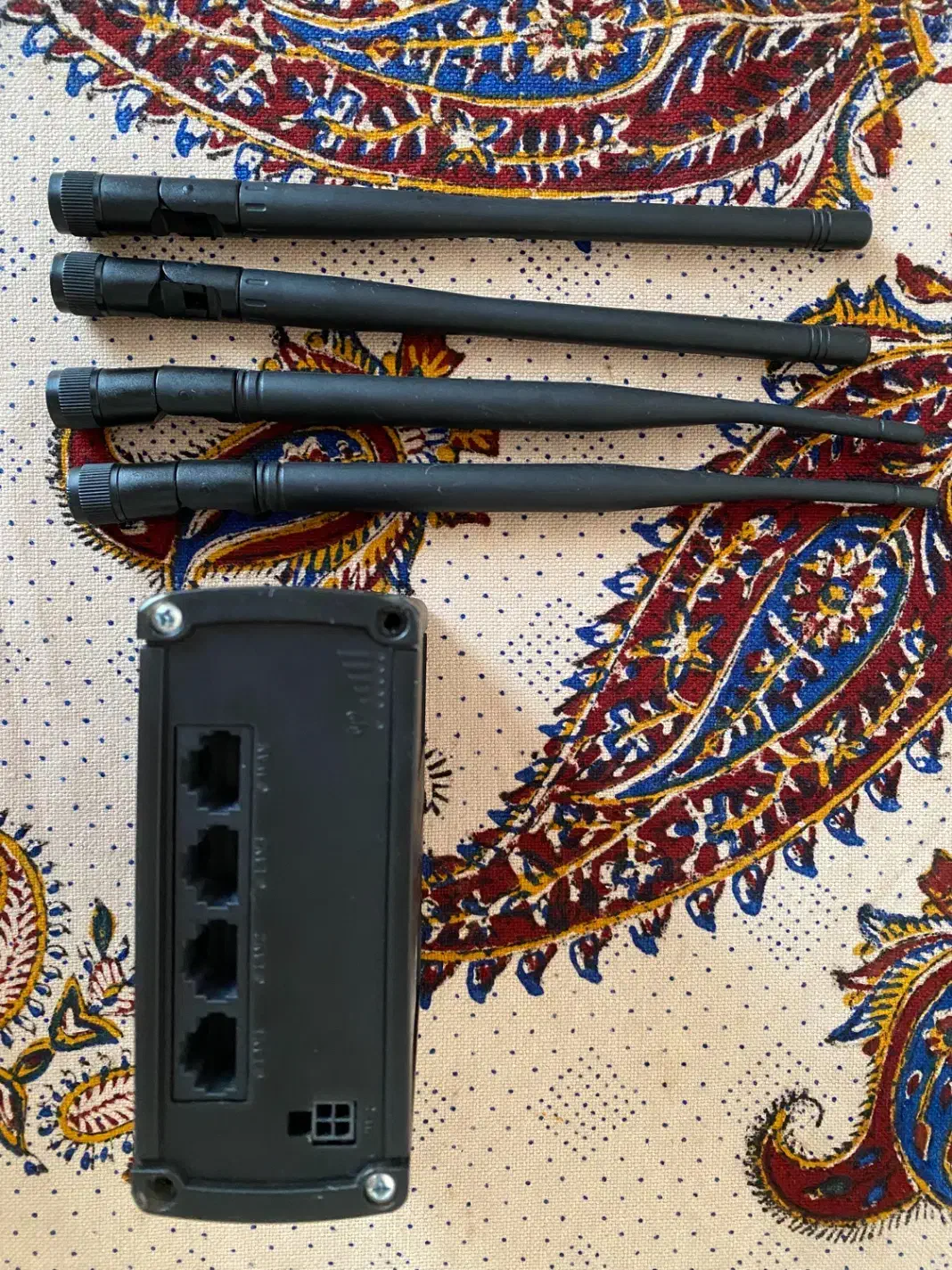 مودم سیمکارتی 4G Teltonika Rut950|مودم و تجهیزات شبکه|تهران, کامرانیه|دیوار