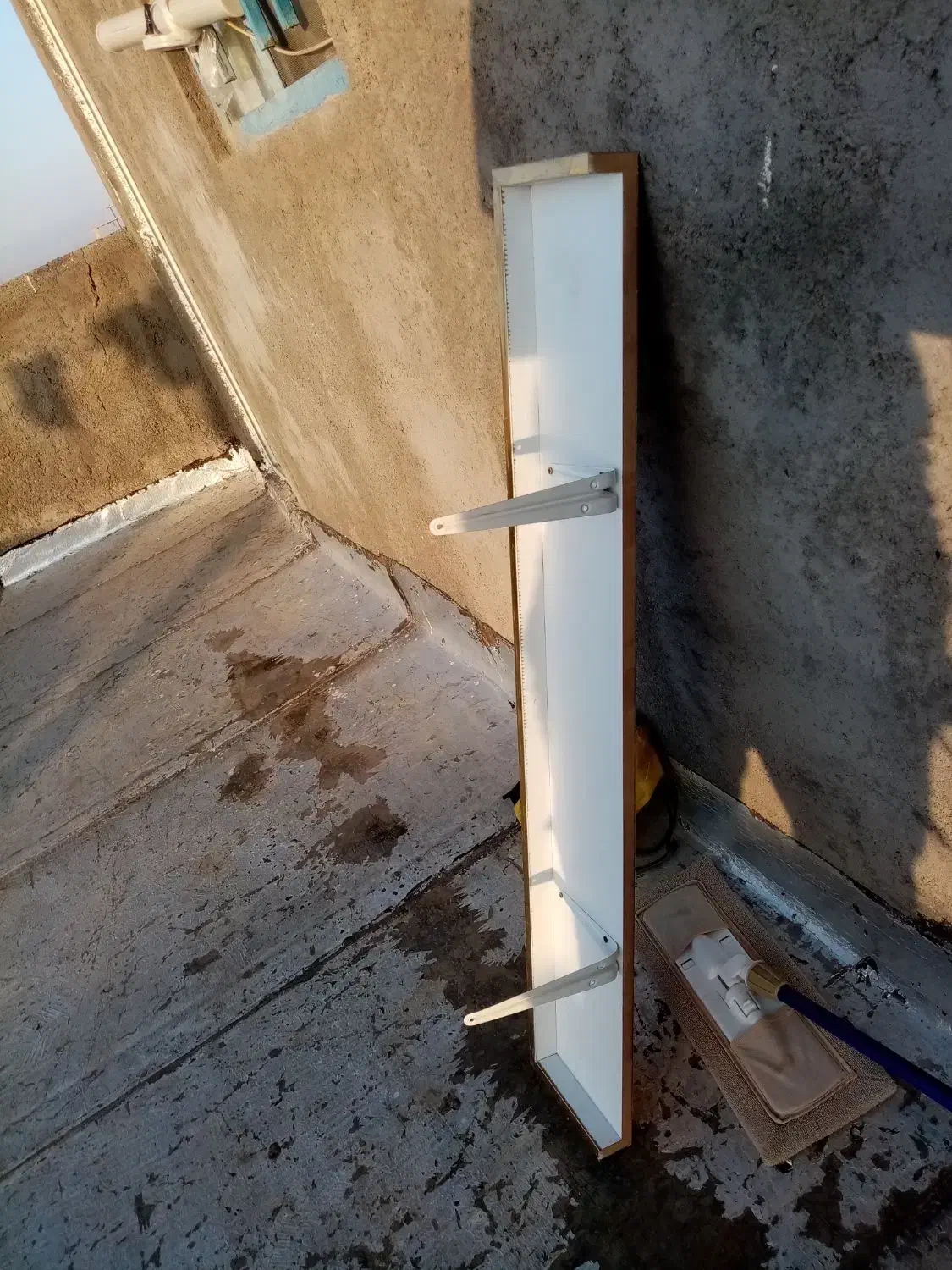 فروشی|کتابخانه، شلف، قفسههای دیواری|تربت جام, بیست متری منبع آب|دیوار