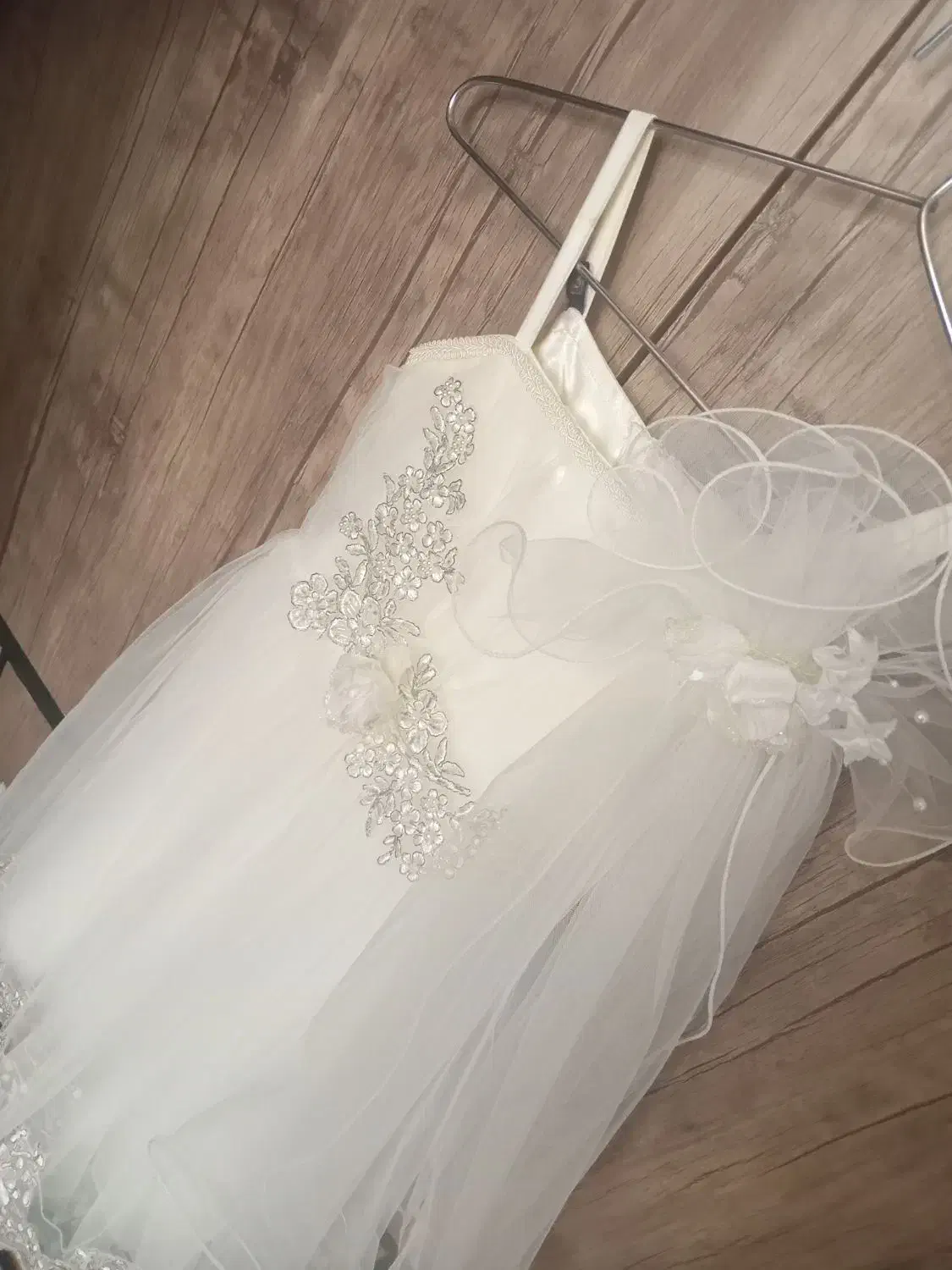 لباس عروس بچگانه|لباس|شیروان (خراسان), |دیوار