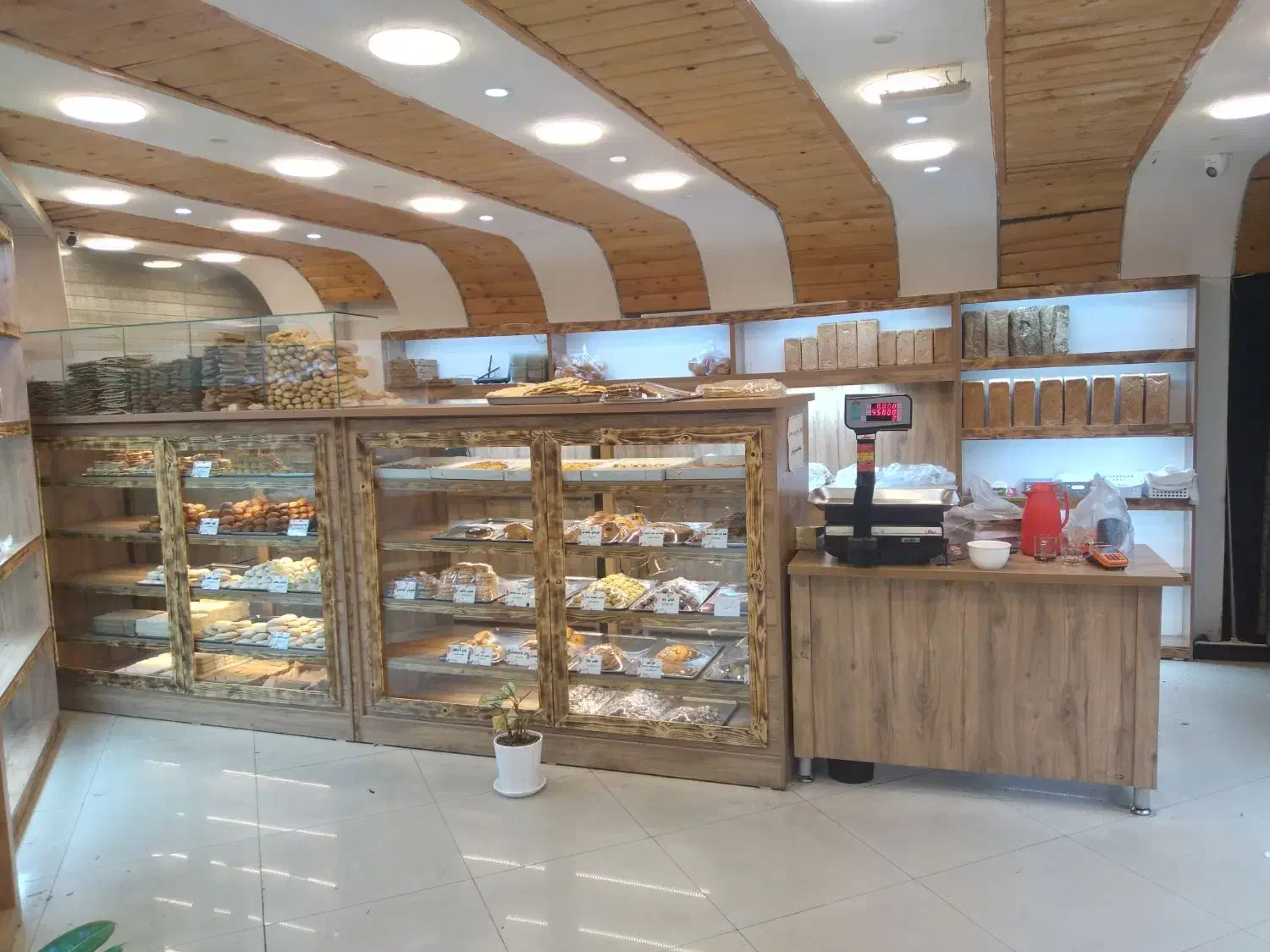 متخصص دکور فروشگاهی (همه ی اصناف)|خدمات پیشه و مهارت|اهواز, زندوکیلی|دیوار