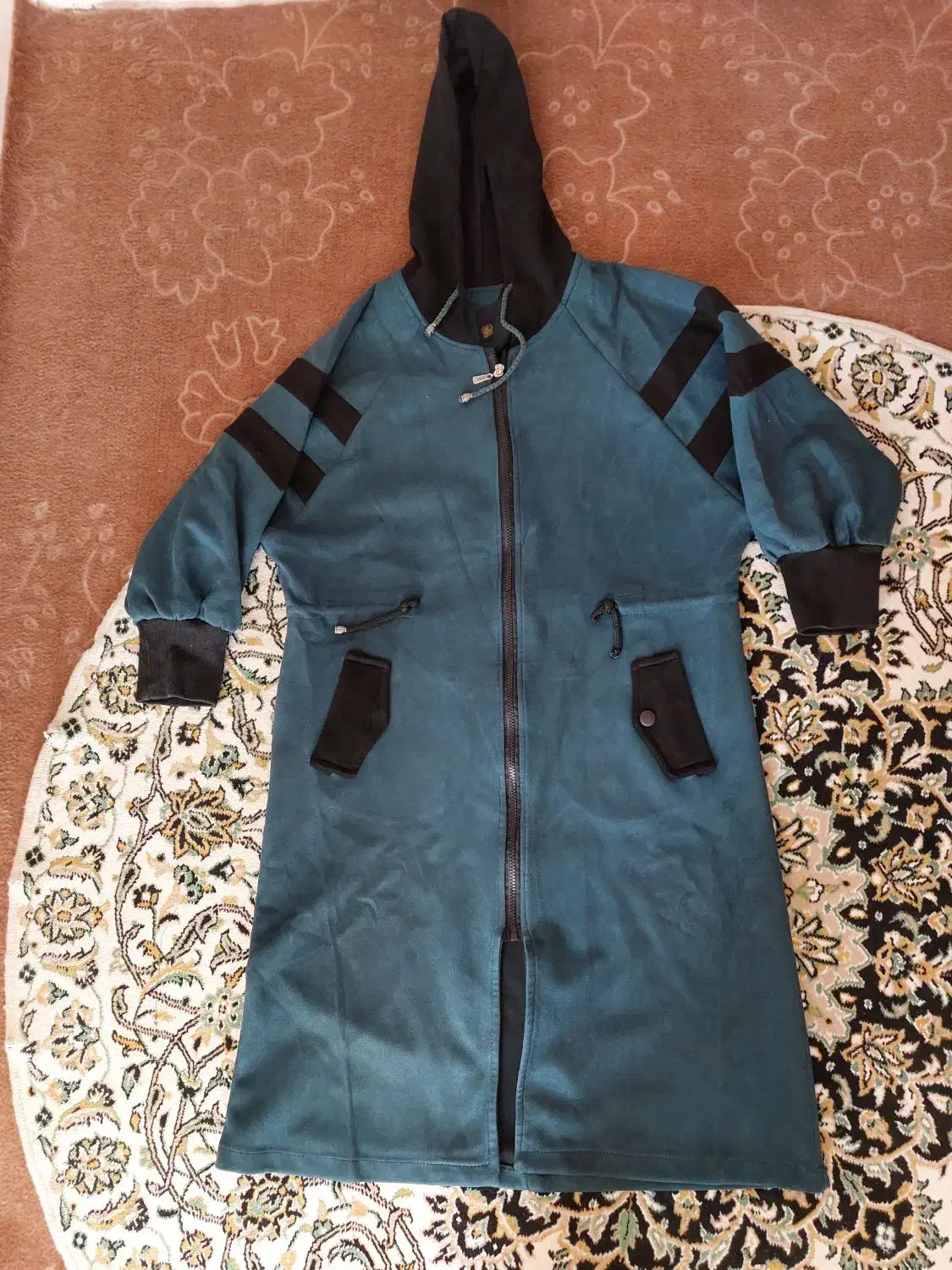 پالتو زنانه کاپشن وشال وکلاه بچگانه|لباس|قم, چهل درخت|دیوار