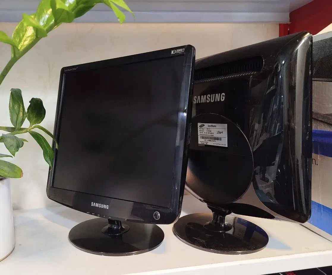 مانیتور 17 اینچ تمیز مدل Samsung 1732Nplus|قطعات و لوازم جانبی رایانه|تهران, نازی‌آباد|دیوار