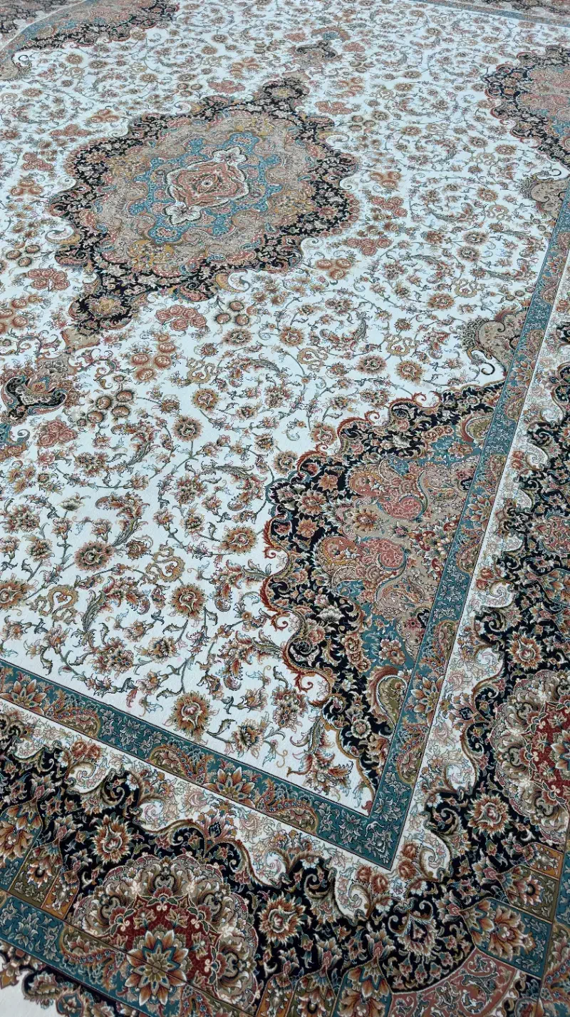 جفت ۱۲ متری ۱۰۵۰ شانه کاخ تراکم ۳۱۰۰|فرش|اراک, |دیوار