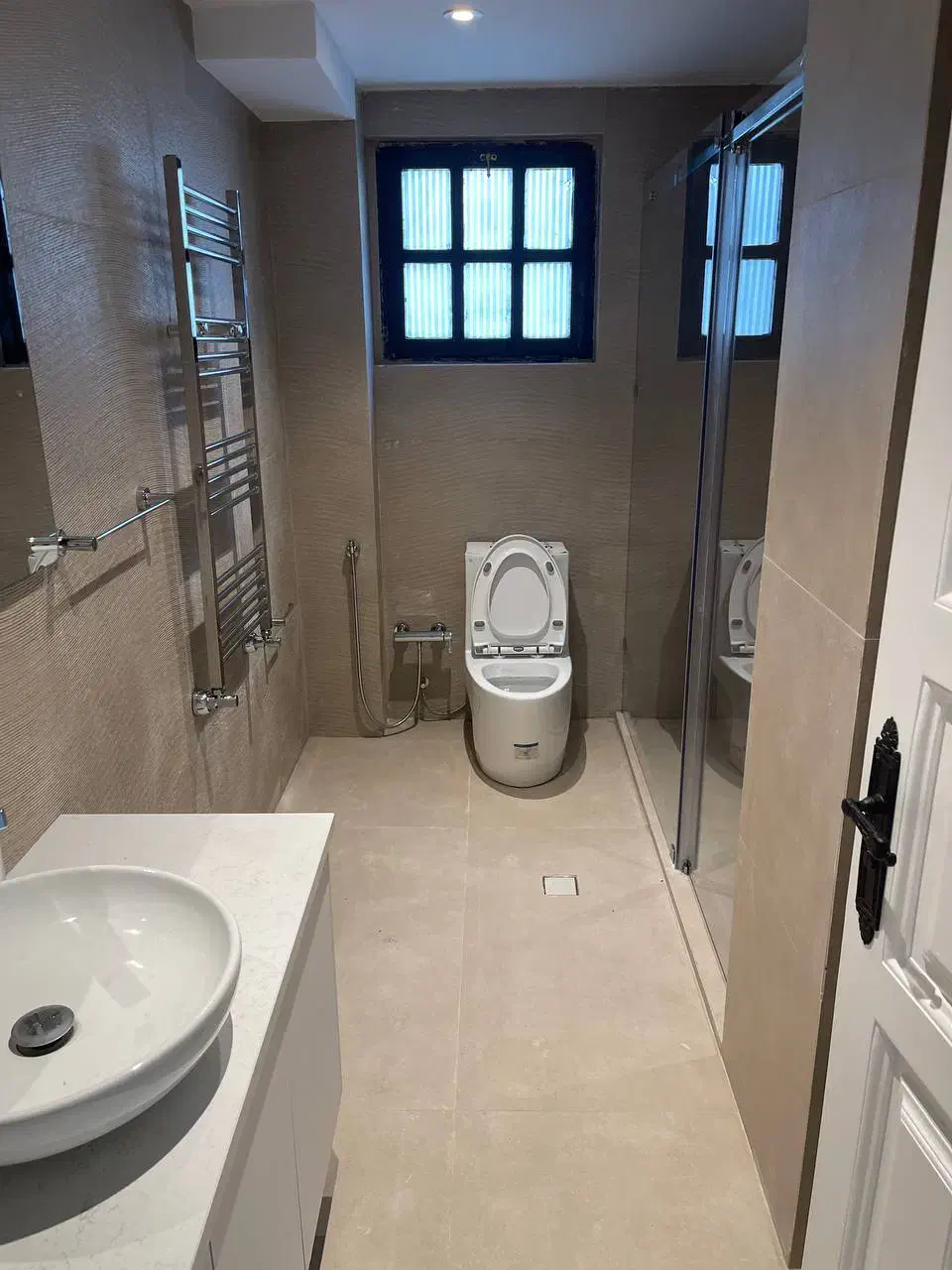 شهرک غرب ویلایی ۳۰۰متر/۴ خواب/ فول بازسازی شده