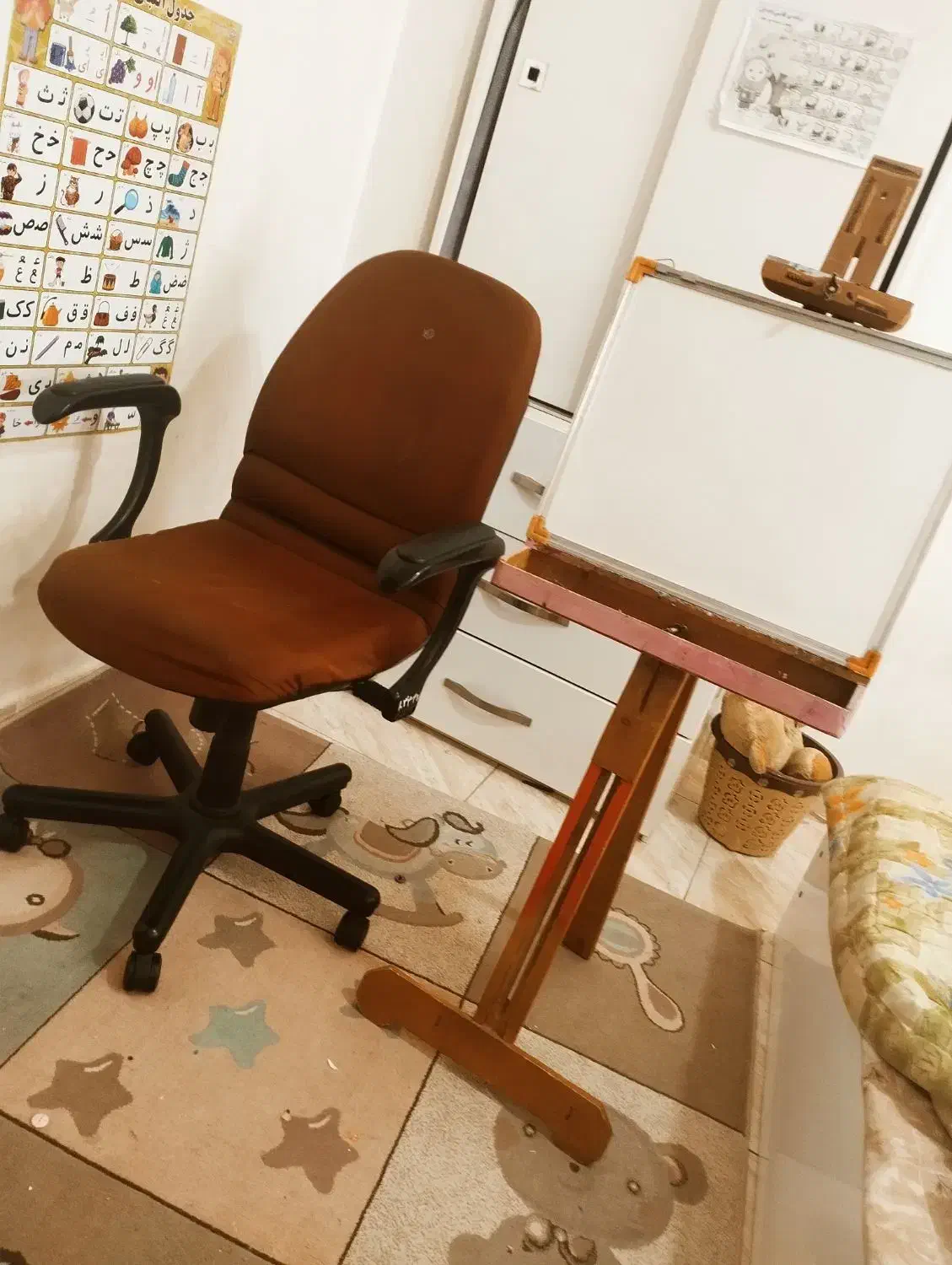 صندلی چرخان پایه بوم نقاشی|صندلی و نیمکت|سمنان, |دیوار