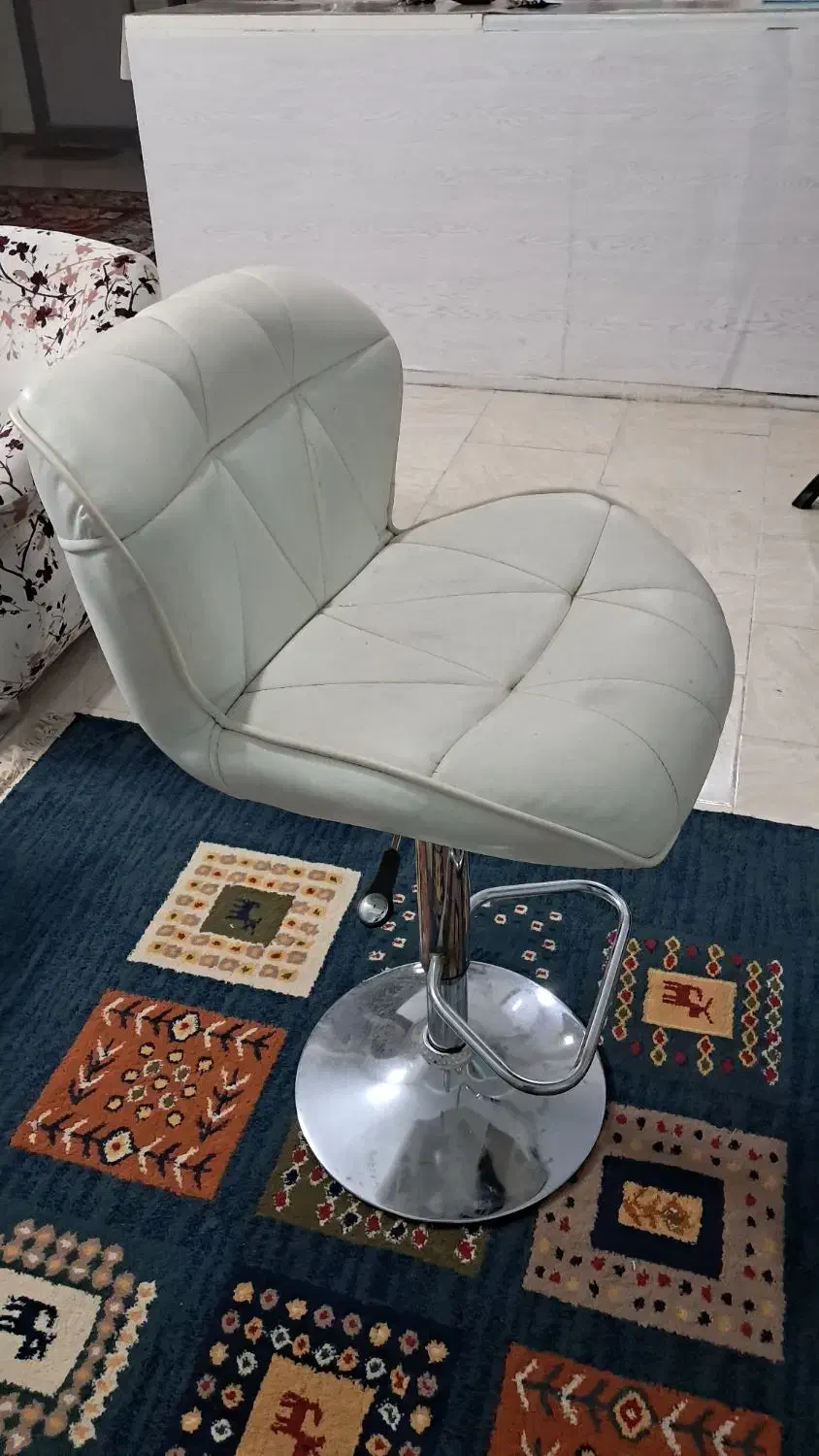 صندلی اپنی و یاصندلی ارایشگاه در حد نو|صندلی و نیمکت|محمدشهر, ولدآباد|دیوار