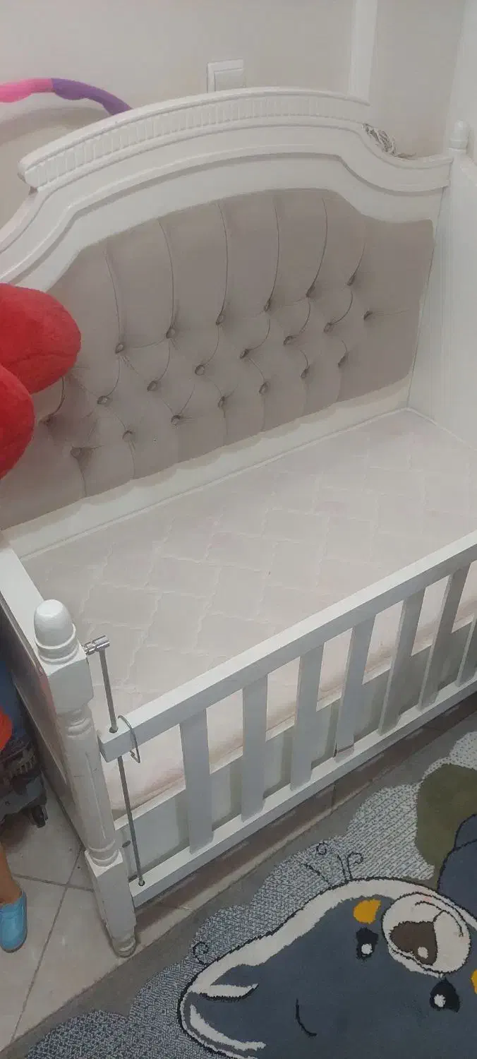 فروش تخت و کمد نوزاد در حد|اسباب و اثاث بچه|ری, دیلمان|دیوار