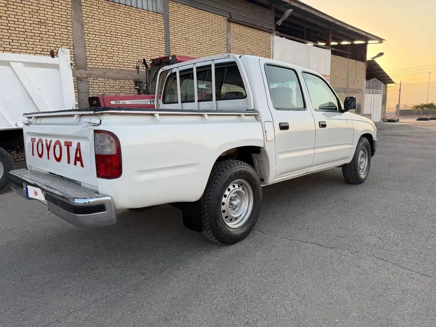 تویوتا هایلوکس پا کوتاه|خودرو سواری و وانت|شیراز, حومه شیراز|دیوار