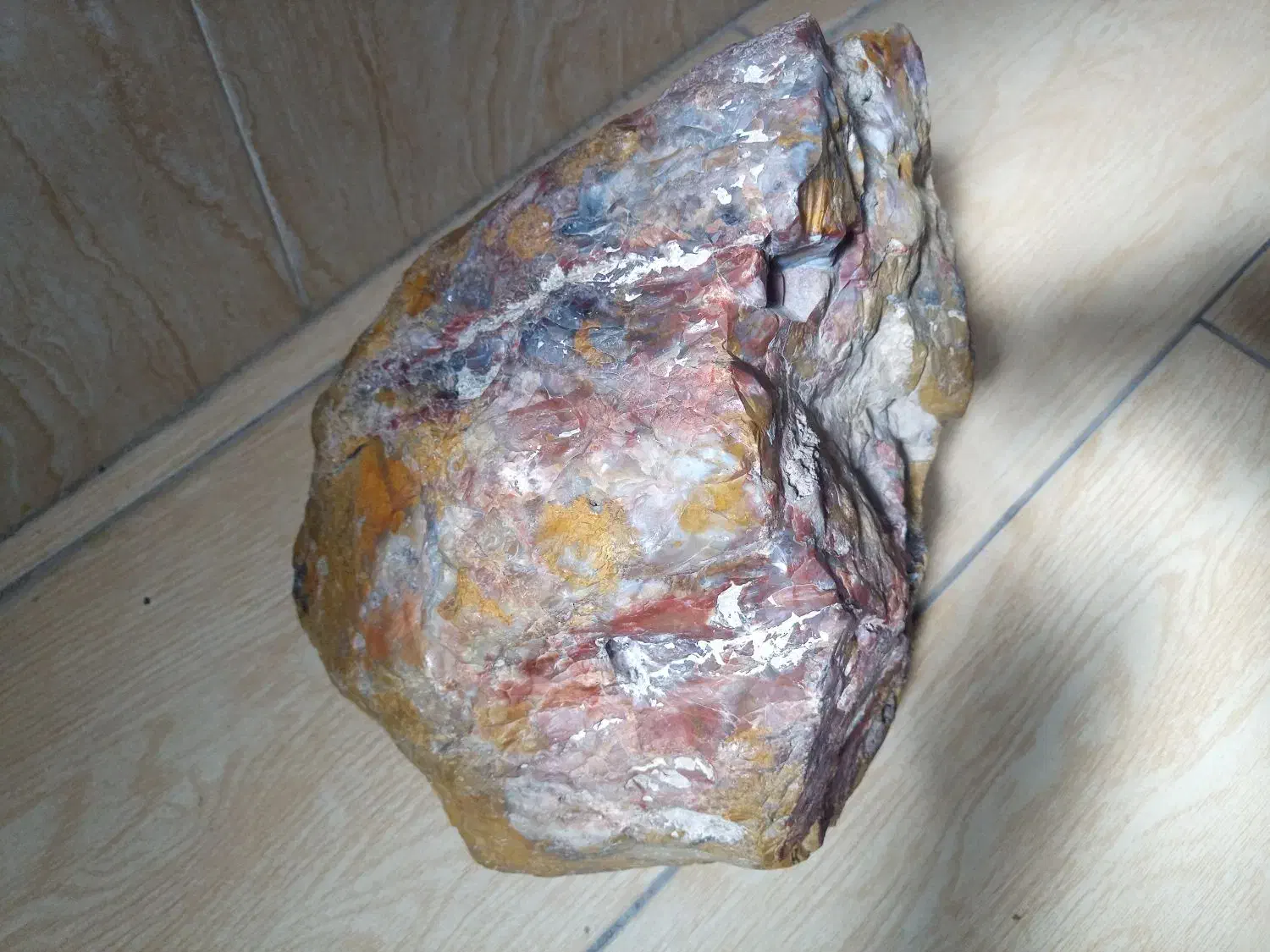 سنگ قیمتی ناشناس|جواهرات|تبریز, |دیوار