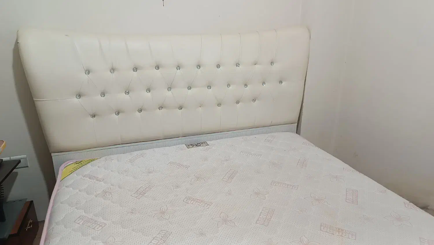 تخت دو نفره و خوشخواب|تشک تختخواب|مشهد, صیاد شیرازی|دیوار