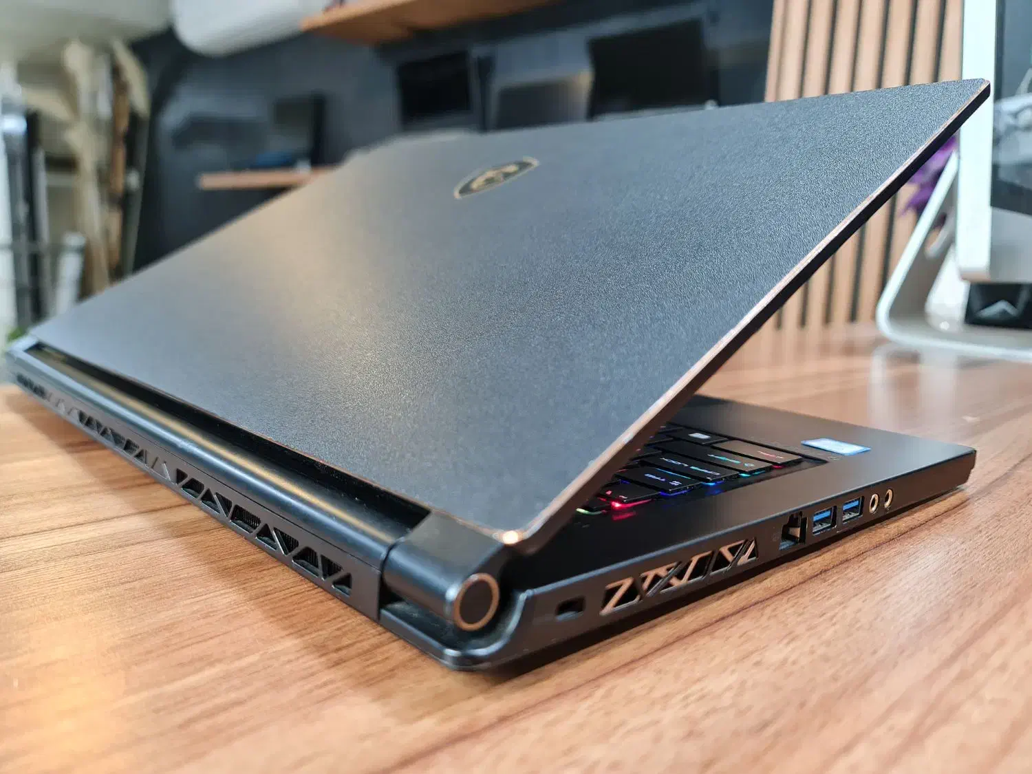 msi گیمینگ فوق اسلیم ۸گیگ گرافیک core i7 ram 32|رایانه همراه|شیراز, فرگاز|دیوار