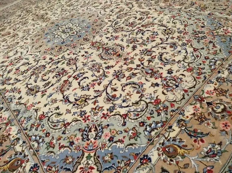 فرش کاشانی دست بافت|فرش|نجف‌آباد, قدس|دیوار