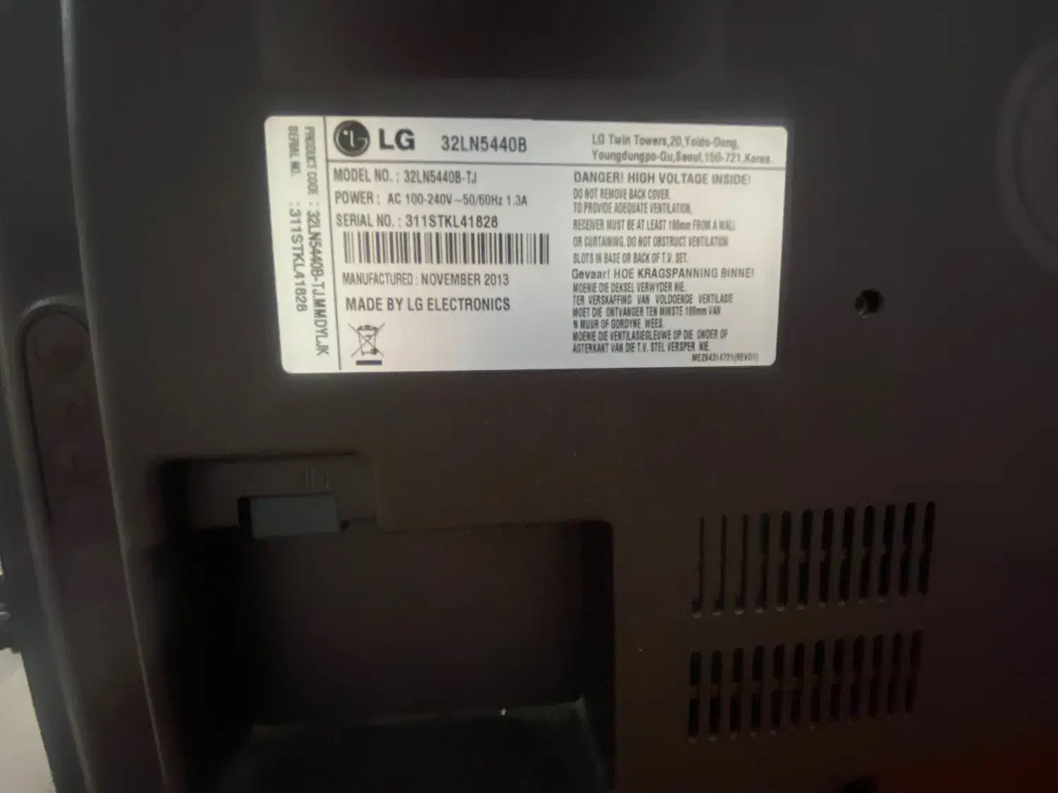 LG 32|تلویزیون و پروژکتور|اسلام‌شهر, شهرک واوان|دیوار