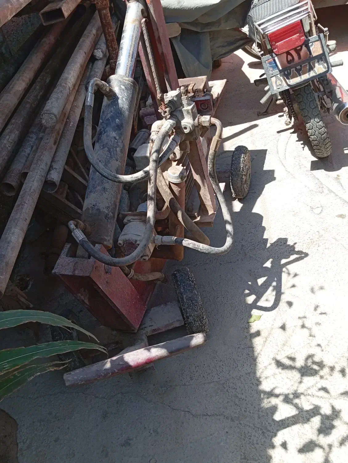 قیچی میلگرد بر برقی|ابزارآلات|تاکستان, |دیوار