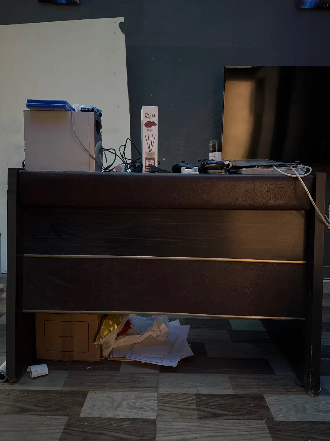 یک عدد میز اداری|مبلمان اداری|رشت, قاسمیه|دیوار