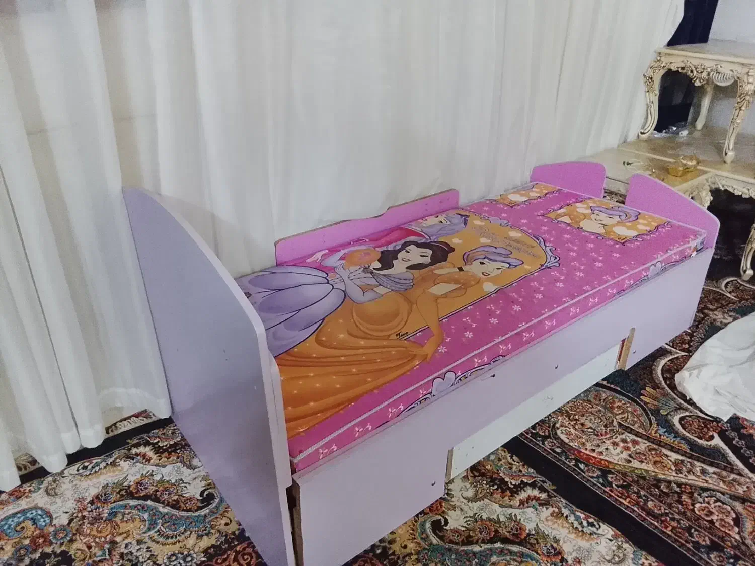 تخت خواب|تشک تختخواب|تربتحیدریه, سرمحله|دیوار