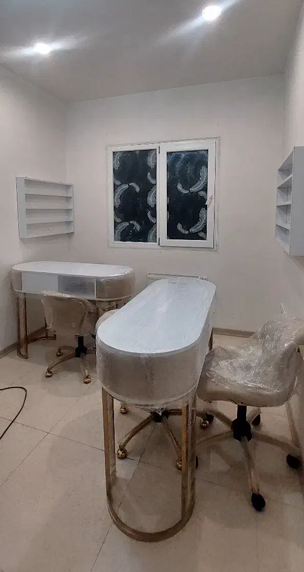 اجاره اتاق و میز ناخن و تخت مژه کار و میکروکار|اجارهٔ دفتر کار، اتاق اداری، مطب|رشت, جهاد|دیوار