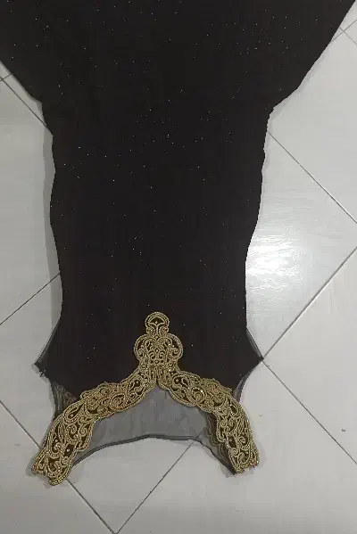 لباس مجلسی|لباس|پیشوا, |دیوار