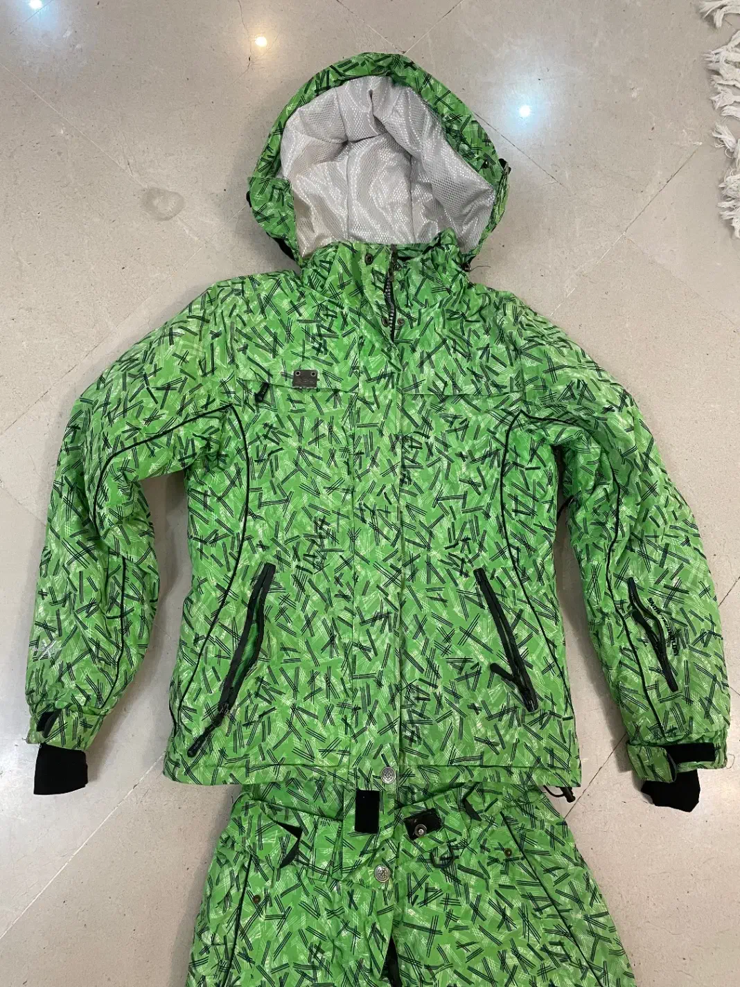 لباس اسکی|ورزشهای زمستانی|تهران, امام زاده قاسم (نیاوران)|دیوار