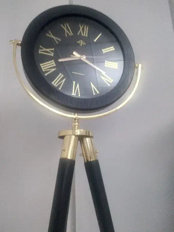 ساعت ایستاده در حد صفر|ساعت دیواری و تزئینی|اردبیل, |دیوار