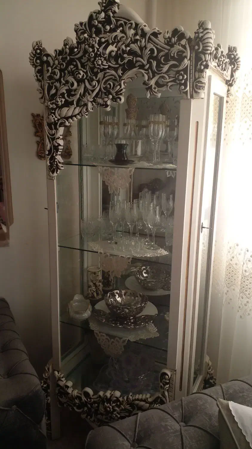 بوف نو به علت کمبود جا به فروش میرسد|بوفه، ویترین، کنسول|تبریز, |دیوار